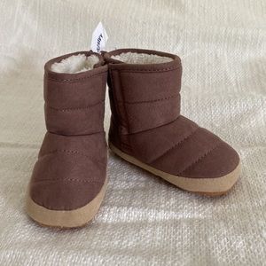 new with tags old navy 12-18 month brown boots
